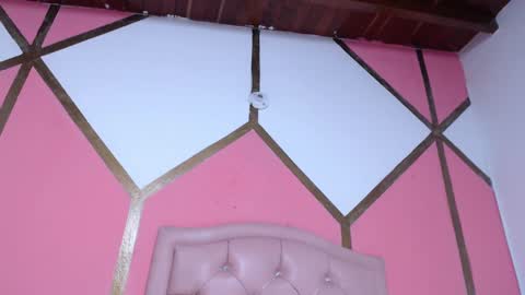 Vicky online show from 8, 2, 2025