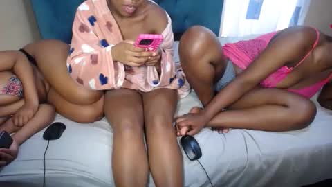 vickyblissx online show from 24, 10, 2025