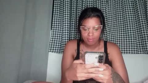 vickyhm22 online show from 2, 10, 2025