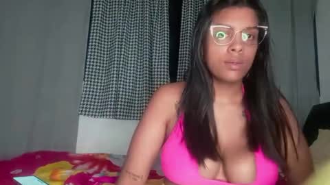 vickyhm22 online show from 6, 10, 2025