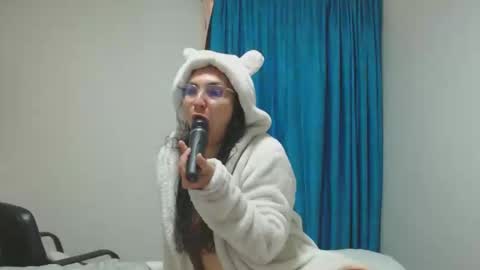 vickyjuice1 online show from 9, 2, 2026