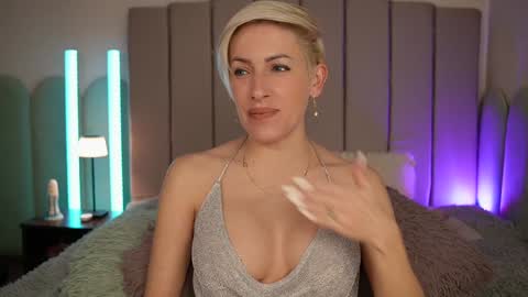vickysecret96 online show from 2, 1, 2025