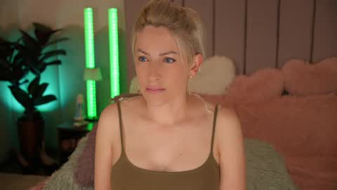 vickysecret96 online show from 23, 4, 2026