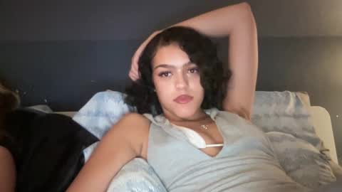Snapshot of vickyyyx chatting on 19, 12, 2024 Goddess Victory online show from 19, 12, 2024