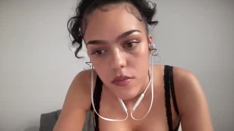 Snapshot of vickyyyx chatting on 19, 1, 2025 Goddess Victory online show from 19, 1, 2025