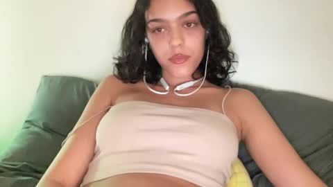 Snapshot of vickyyyx chatting on 11, 2, 2025 Goddess Victory online show from 11, 2, 2025