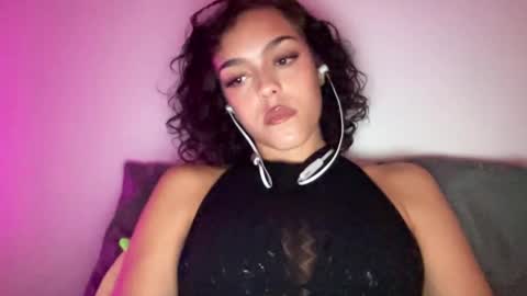 Snapshot of vickyyyx chatting on 18, 2, 2025 Goddess Victory online show from 18, 2, 2025