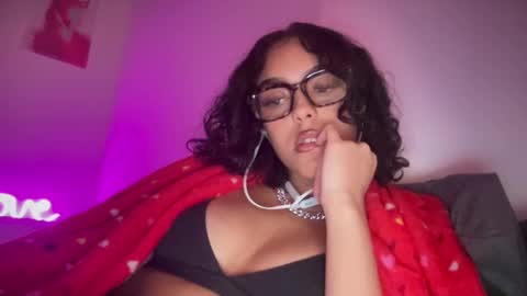Snapshot of vickyyyx chatting on 23, 2, 2025 Goddess Victory online show from 23, 2, 2025