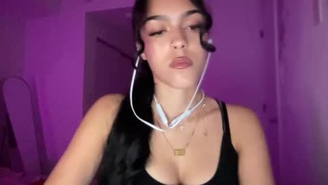 Snapshot of vickyyyx chatting on 27, 2, 2025 Goddess Victory online show from 27, 2, 2025