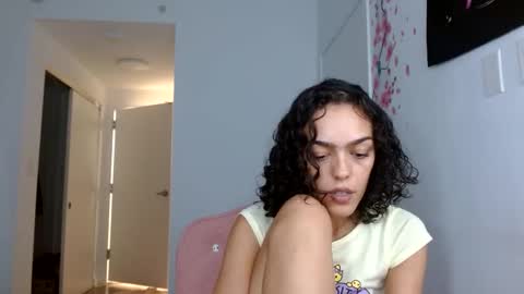 Snapshot of vickyyyx chatting on 28, 9, 2025 Goddess Victory online show from 28, 9, 2025