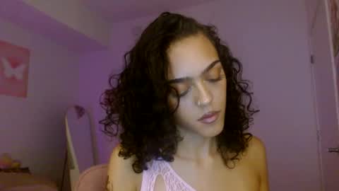 Snapshot of vickyyyx chatting on 10, 10, 2025 Goddess Victory online show from 10, 10, 2025