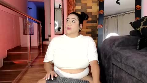 Victoria Serna  online show from 7, 10, 2025