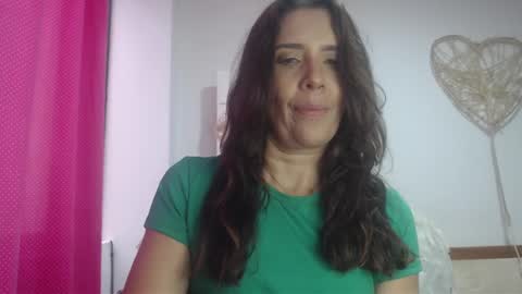 Hi guys   Im victoria  Be the one who can control me in PVT online show from 12, 1, 2025