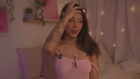 Snapshot of victoria__rossi chatting on 20, 6, 2026 online show from 20, 6, 2026
