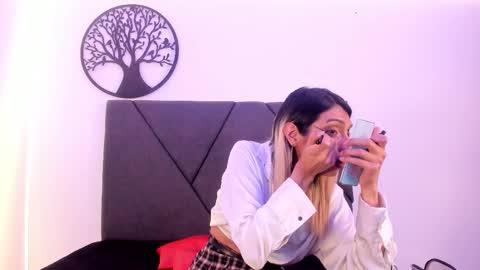 Snapshot of victoria_badgal chatting on 5, 11, 2025 Victoria online show from 5, 11, 2025