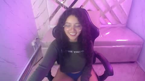 Snapshot of victoria_castillo_b chatting on 11, 3, 2025 victoria_castillo_b online show from 11, 3, 2025