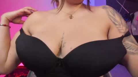 victoria_floyd1 online show from 25, 4, 2026