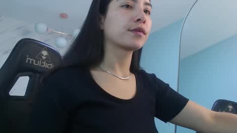 Snapshot of victoria_hernandez_t chatting on 7, 3, 2026 Victoria online show from 7, 3, 2026