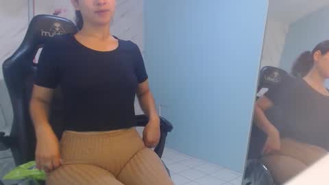 Snapshot of victoria_hernandez_t chatting on 30, 3, 2026 Victoria online show from 30, 3, 2026