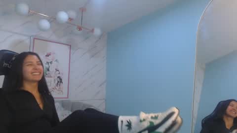 Snapshot of victoria_hernandez_t chatting on 28, 4, 2026 Victoria online show from 28, 4, 2026