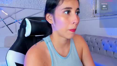 Victoria Houston  online show from 22, 12, 2025