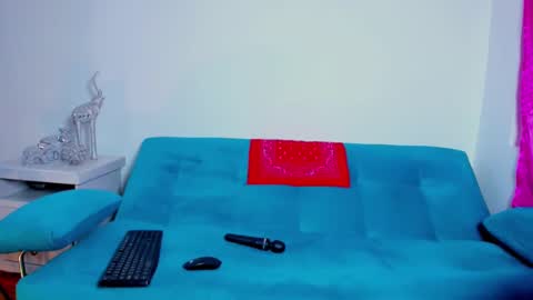 Snapshot of victoria_jhones chatting on 17, 10, 2025 Victoria  online show from 17, 10, 2025