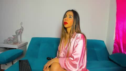 Victoria  online show from 30, 11, 2025