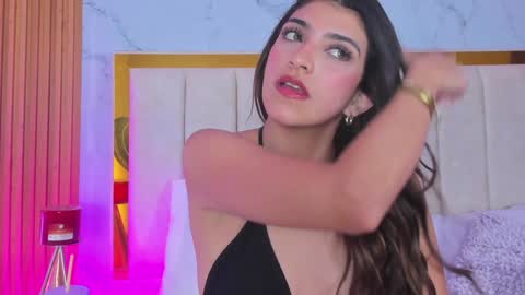  Victoria Lozano  online show from 14, 12, 2024