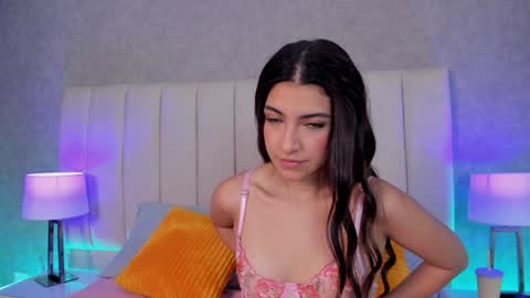  Victoria Lozano  online show from 18, 12, 2024