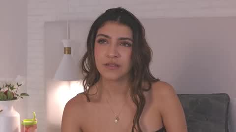  Victoria Lozano  online show from 19, 12, 2025