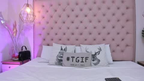 Snapshot of victoria_kitt chatting on 9, 1, 2025 victoria_kitt online show from 9, 1, 2025