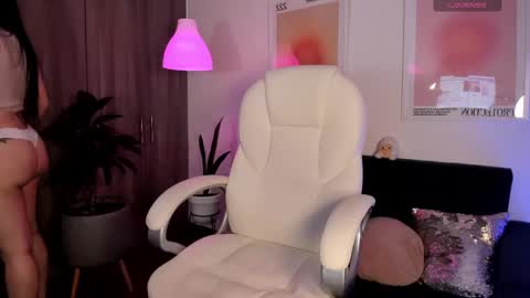 Snapshot of victoria_korss chatting on 25, 2, 2025 Victoria  online show from 25, 2, 2025