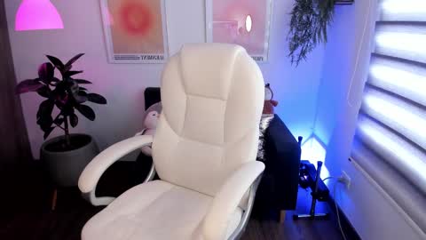 Snapshot of victoria_korss chatting on 6, 3, 2025 Victoria  online show from 6, 3, 2025