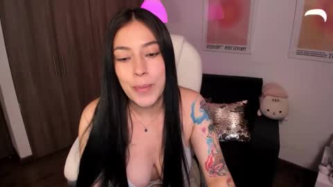 Snapshot of victoria_korss chatting on 24, 10, 2025 Victoria  online show from 24, 10, 2025