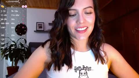 Snapshot of victoria_martelo chatting on 18, 9, 2025 VICTORIA MARTELO online show from 18, 9, 2025