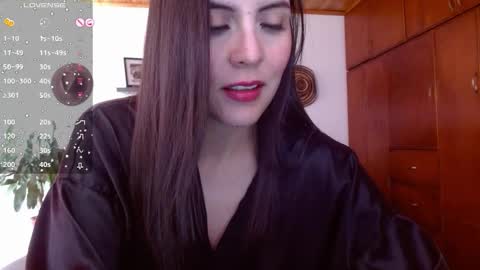 Snapshot of victoria_martelo chatting on 11, 11, 2025 VICTORIA MARTELO online show from 11, 11, 2025