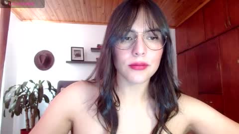 Snapshot of victoria_martelo chatting on 8, 5, 2026 VICTORIA MARTELO online show from 8, 5, 2026
