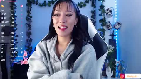 Snapshot of victoria_ricci_a chatting on 25, 11, 2025 Victoria online show from 25, 11, 2025