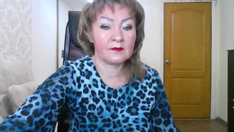 Snapshot of victoria_secrets_ chatting on 12, 1, 2025 Victoria online show from 12, 1, 2025