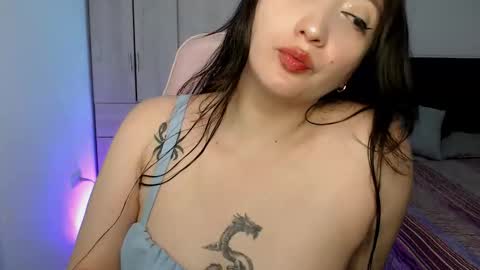 Snapshot of victoria_smile_ chatting on 17, 10, 2025 Victoria online show from 17, 10, 2025