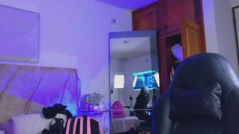 Victoria online show from 24, 6, 2026