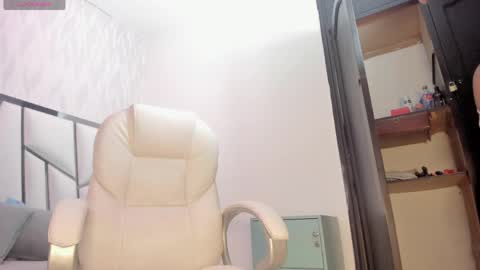 Snapshot of victoriaa_millers chatting on 7, 5, 2026 Victoria Sofia online show from 7, 5, 2026