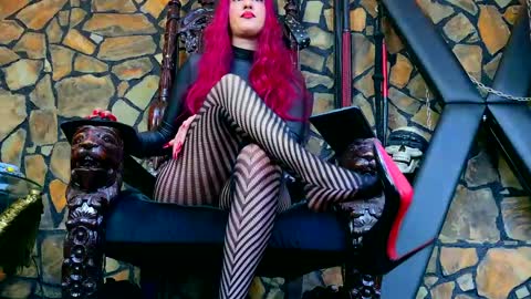 Victoria Heller online show from 28, 4, 2026