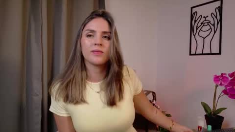 VictoriaNova online show from 12, 2, 2026