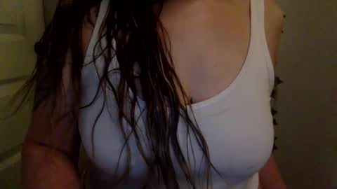 Snapshot of victoriaskyee chatting on 14, 4, 2026 victoriaskyee online show from 14, 4, 2026