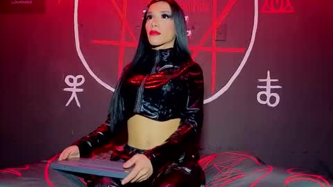 Victoria Vampire online show from 16, 9, 2025