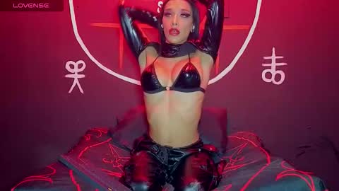 Victoria Vampire online show from 16, 9, 2025