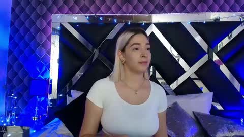 victtoria lee online show from 28, 4, 2026