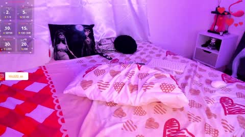 Snapshot of victtoriamoon_1 chatting on 12, 1, 2025 Moon online show from 12, 1, 2025