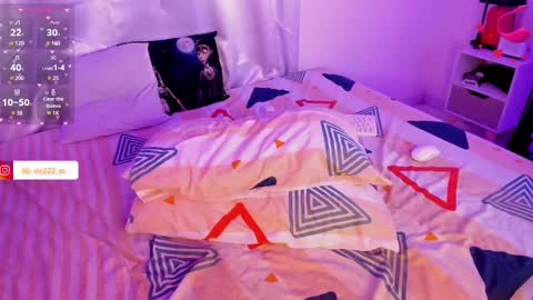 Snapshot of victtoriamoon_1 chatting on 8, 3, 2025 Moon online show from 8, 3, 2025